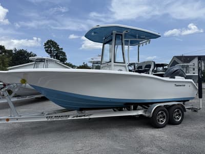 BOATZON | Tidewater Boats 210 LXF 2026