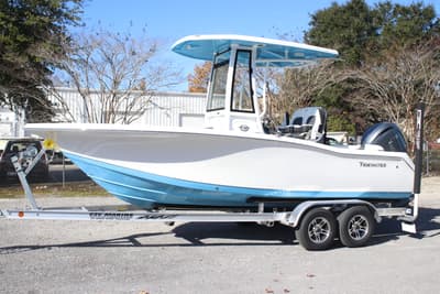 BOATZON | Tidewater Boats 210 LXF 2026