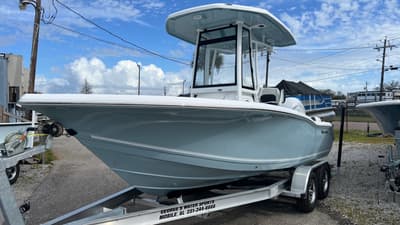 BOATZON | Tidewater Boats 210 LXF 2026