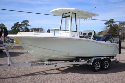 BOATZON | Tidewater Boats 210 LXF 2026