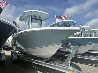 BOATZON | Tidewater Boats 220 LXF 2026