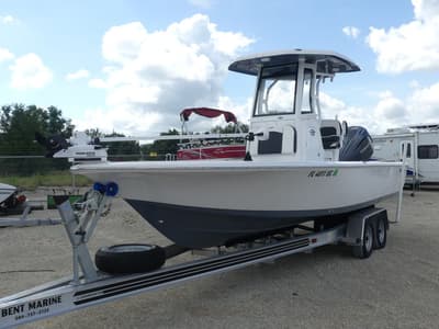 BOATZON | TideWater Boats 2410 BM 2025