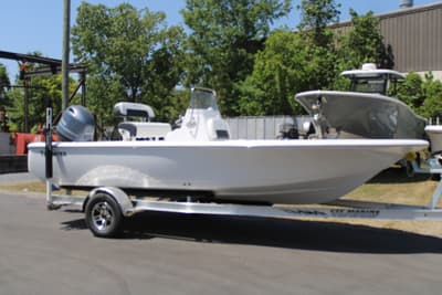 BOATZON | Tidewater Boats Bay Max 1910 2026