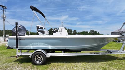 BOATZON | Tidewater Boats Bay Max 1910 2026
