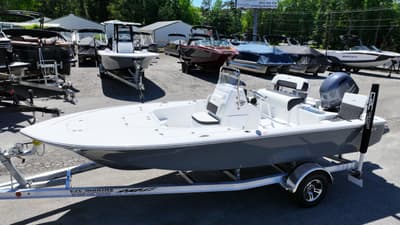 BOATZON | Tidewater Boats Bay Max 1910 2026