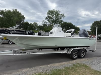 BOATZON | Tidewater Boats Bay Max 2110 2026