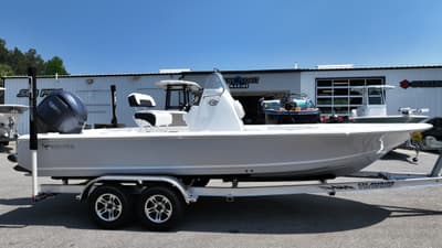 BOATZON | Tidewater Boats Bay Max 2110 2026