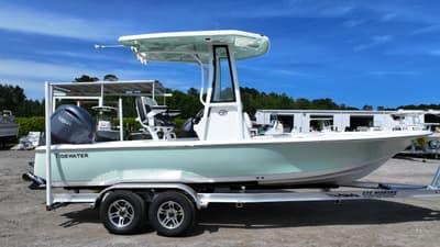 BOATZON | Tidewater Boats Bay Max 2110 2026