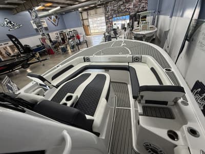 BOATZON | Tidewater Boats Carolina Bay 3100 2025