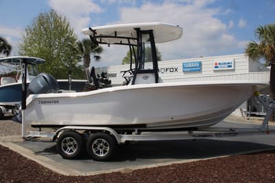 BOATZON | Tidewater Boats CC Adventure 210 2026
