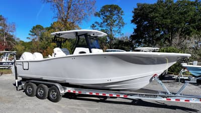 BOATZON | Tidewater Boats CC Adventure 302 2026