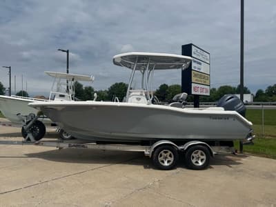 BOATZON | TideWater Boats LXF 210 2017