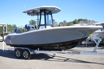 BOATZON | Tidewater Boats LXF 220 2026