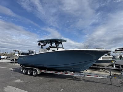 BOATZON | Tidewater CC Adventure Series 302 CC 2026 BOATZON | Tidewater CC Adventure Series 302 CC 2026