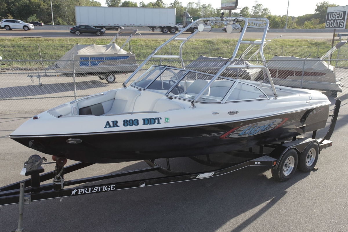 2003 TigÃ© 22V Limited Edition - Sold Boat