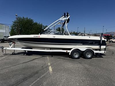 BOATZON | Tige 2300V Limited 2002 BOATZON | Tige 2300V Limited 2002