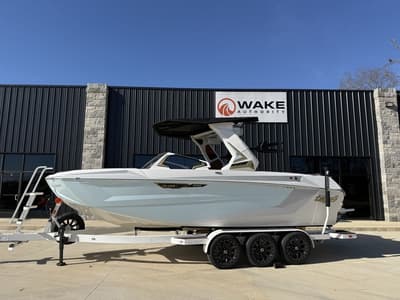 BOATZON | Tige Ultr 23ZX 2026 BOATZON | Tige Ultr 23ZX 2026