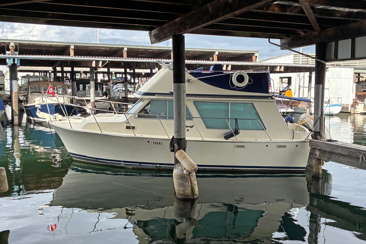 1978 Tollycraft 30 Sedan - Sold Boat