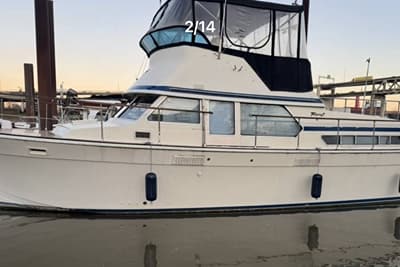 BOATZON | Tollycraft 40 TriCabin Motor Yacht 1979