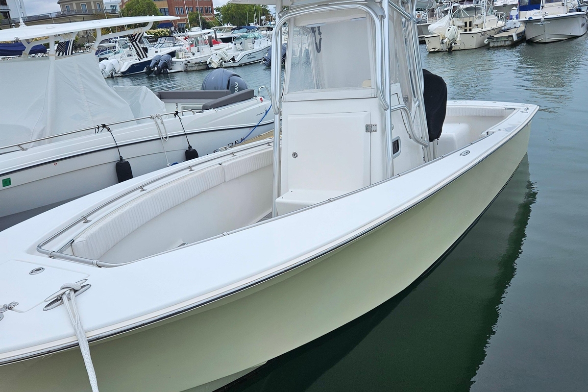 Topaz 24 Silverhawk 2005