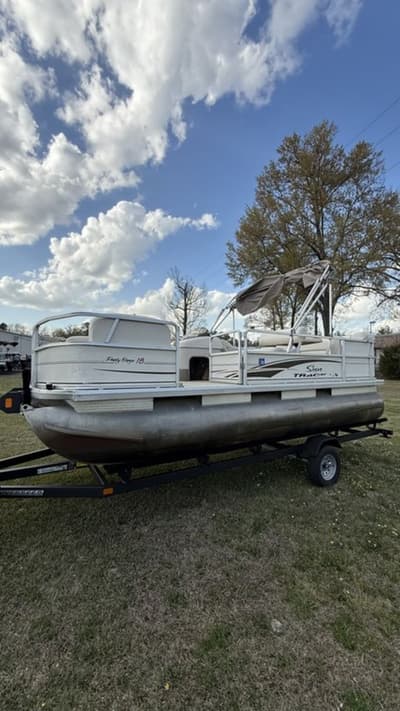 BOATZON | Tracker 18 Party Barge 2004