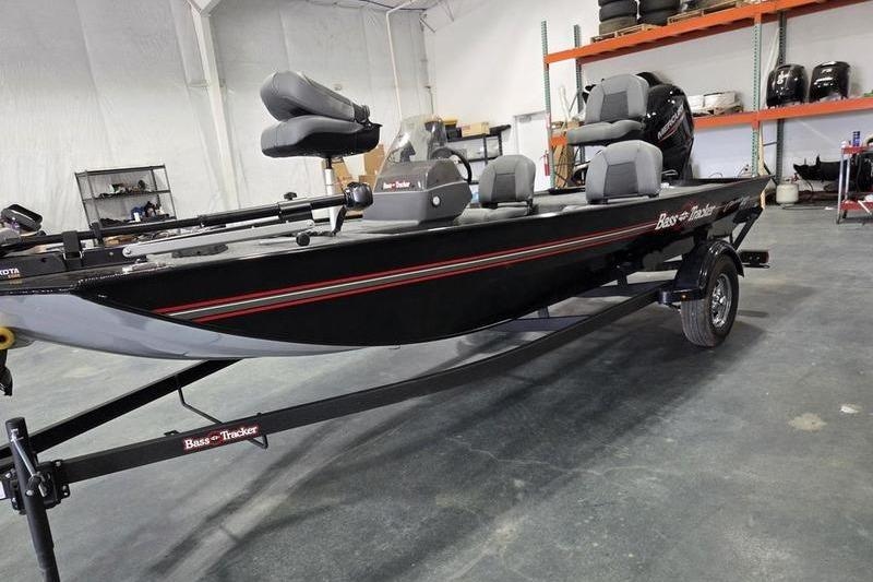 2026 Tracker Bass Tracker Classic XL - Sold Boat