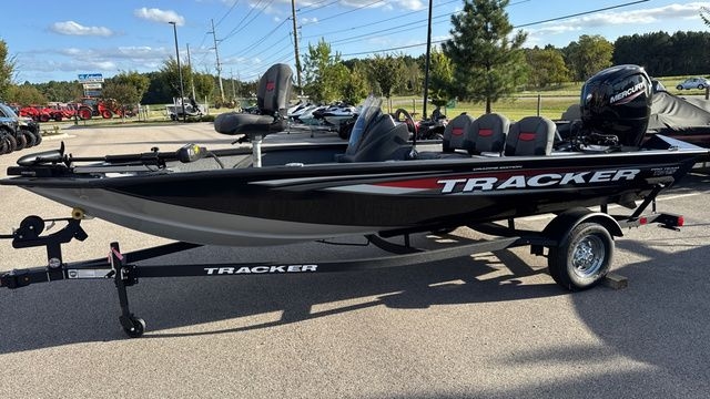2025 Tracker BASS TRACKER CLASSIC XL W/50 HP - Sold Boat