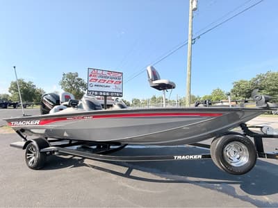 BOATZON | Tracker Boats 195TXW 2016