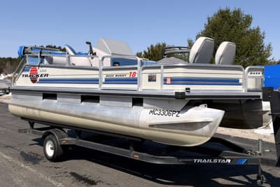BOATZON | Tracker Boats BASS BUGGY 18 1993