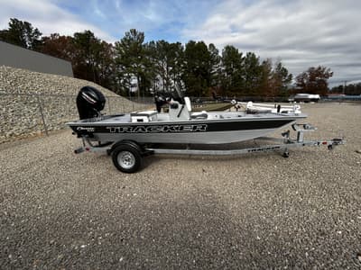 BOATZON | Tracker Boats Bass Tracker Classic CC 2026