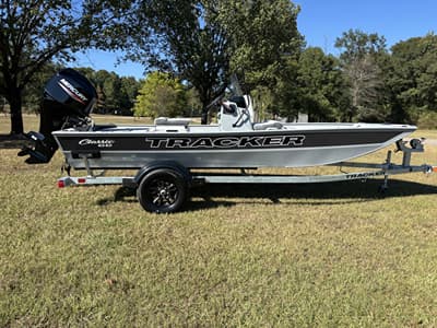 BOATZON | Tracker Boats Classic CC 2027
