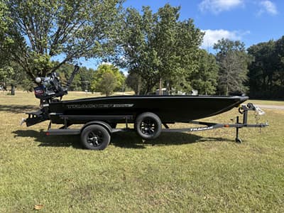 BOATZON | Tracker Boats Grizzly 1756 T Marsh 2026