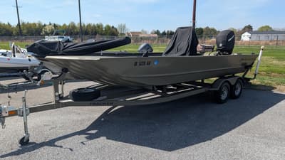 BOATZON | Tracker Boats GRIZZLY 2072 MVX CC 2016