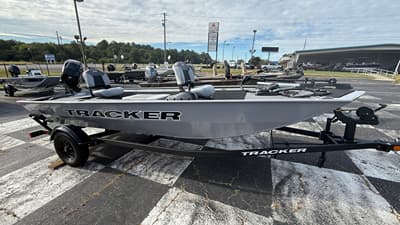 BOATZON | Tracker Boats Panfish 17 2027