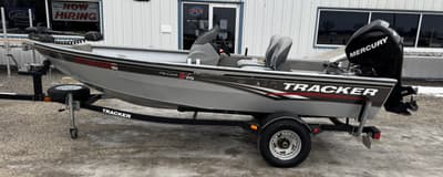 BOATZON | Tracker Boats Pro Guide V15 SC 2010