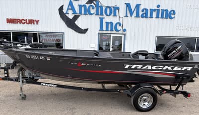 BOATZON | Tracker Boats Pro Guide V16 T 2015