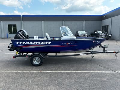 BOATZON | Tracker Boats Pro Guide V16 WT 2017