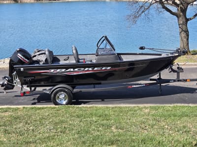 BOATZON | Tracker Boats Pro Guide V16 WT 2024