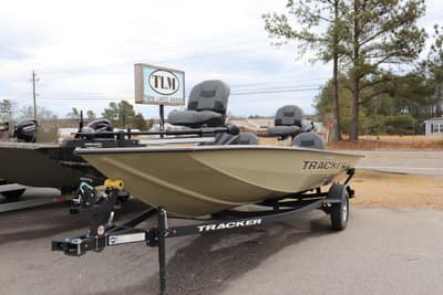 BOATZON | Tracker Boats Pro Team 175 Crappie 2026