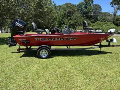 BOATZON | Tracker Boats Pro Team 175 Crappie Edition 2026