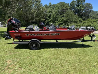 BOATZON | Tracker Boats Pro Team 190 2026