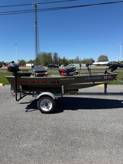 BOATZON | Tracker Boats Rock Bottom 10 2026