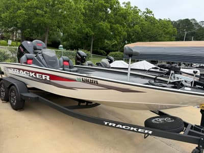 BOATZON | Tracker Boats Savage 215 2026