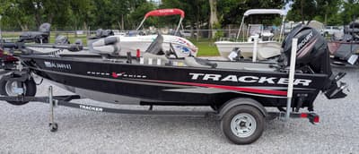 BOATZON | Tracker Boats Super Guide V16 SC 2017
