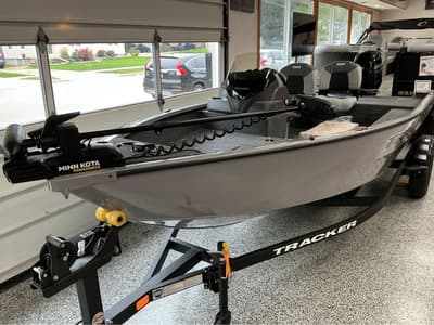 BOATZON | Tracker Boats Super Guide V16 SC 2027