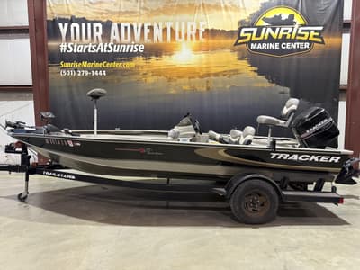 BOATZON | Tracker Boats V18 Tournament wMercury Tracker 125 2000