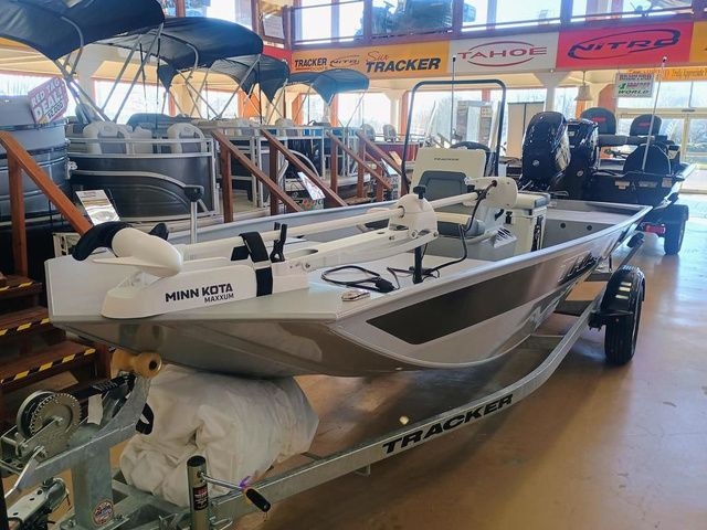 2026 Tracker CLASSIC CC - Sold Boat