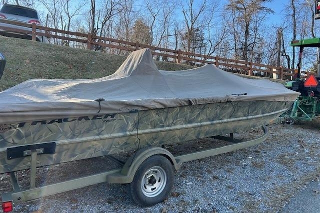 2016 Tracker Grizzly 2072 MVX CC - Sold Boat