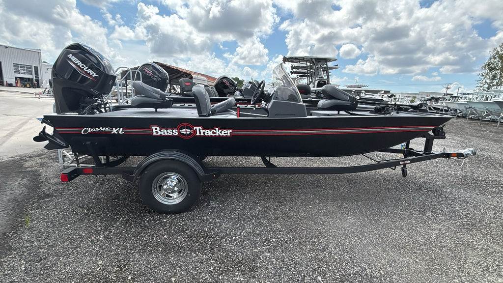 2026 Tracker Marine CLASSIC XL - Sold Boat