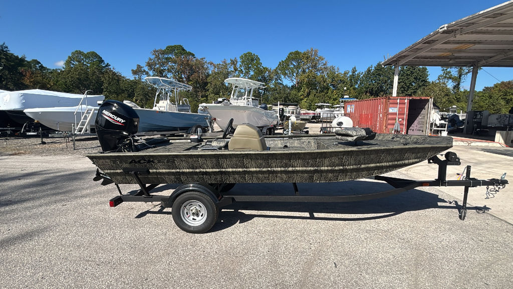 2026 Tracker® Boats Grizzly 1754 SC - Sold Boat